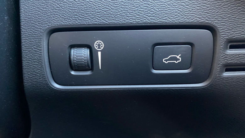 Volvo Xc40 1.5 T3 [163] R DESIGN 5dr Geartronic Petrol Estate